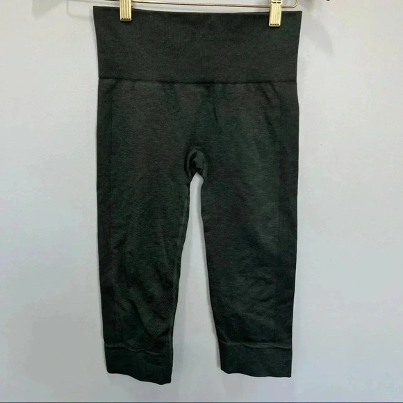 Lululemon Seamlessly Street Crop Heathered Gator Green Size 4 - Picture 2 of 11